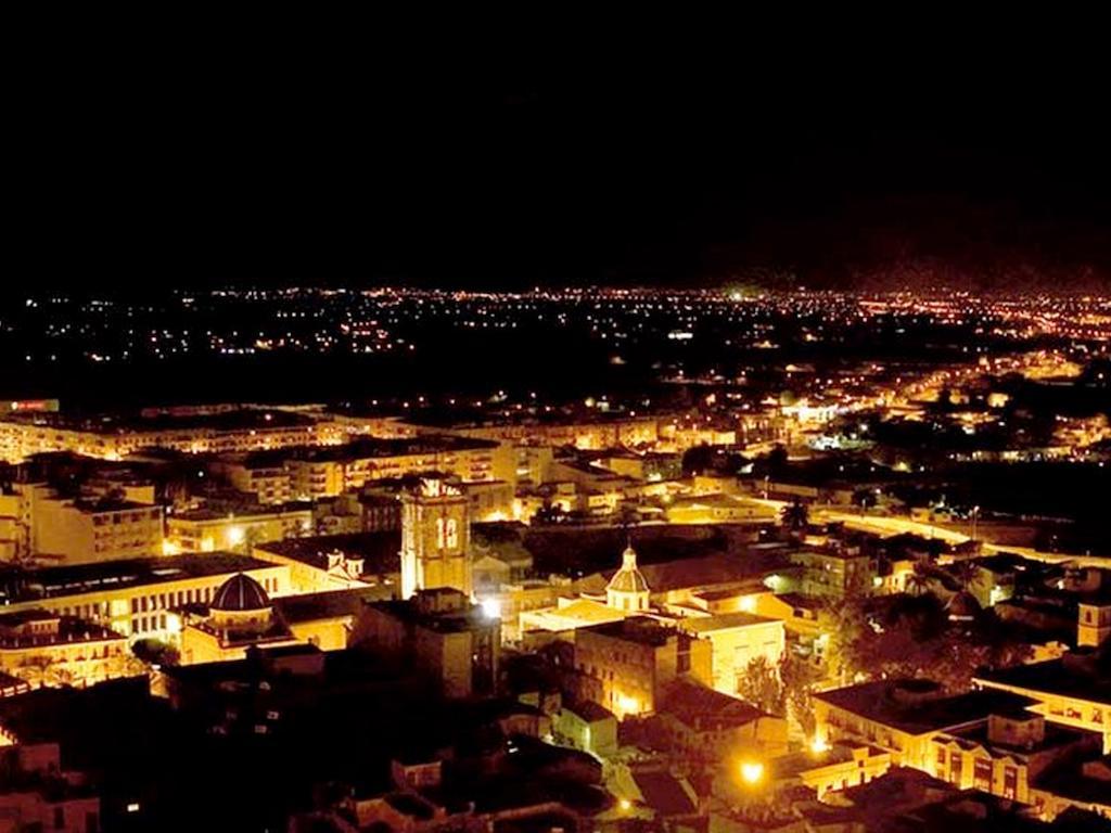 Hostal Rey Teodomiro โอริอุเอลา ภายนอก รูปภาพ