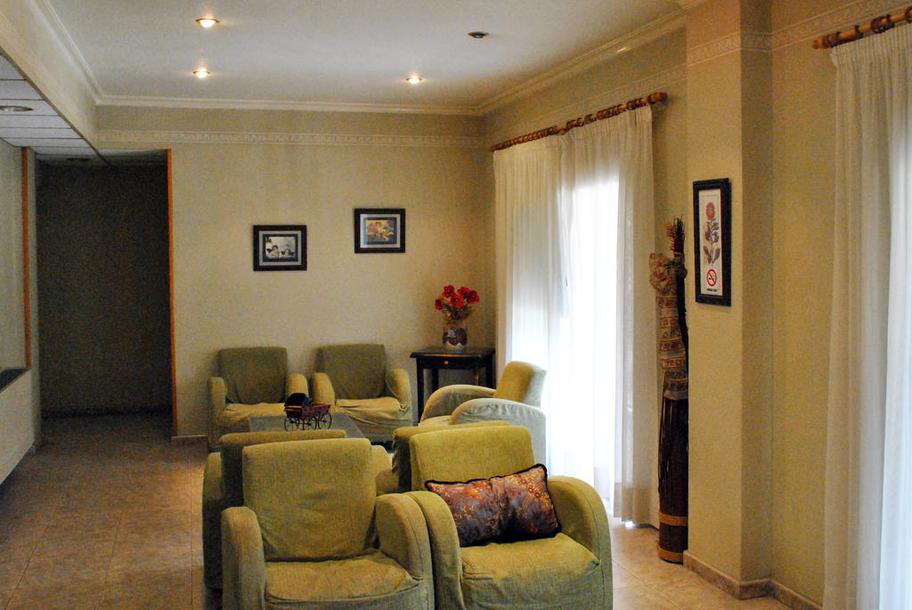 Hostal Rey Teodomiro โอริอุเอลา ภายนอก รูปภาพ