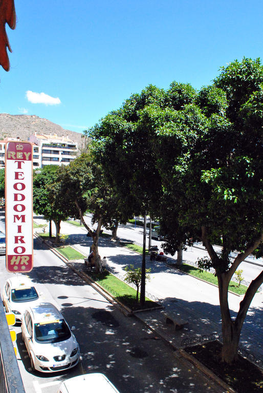 Hostal Rey Teodomiro โอริอุเอลา ภายนอก รูปภาพ